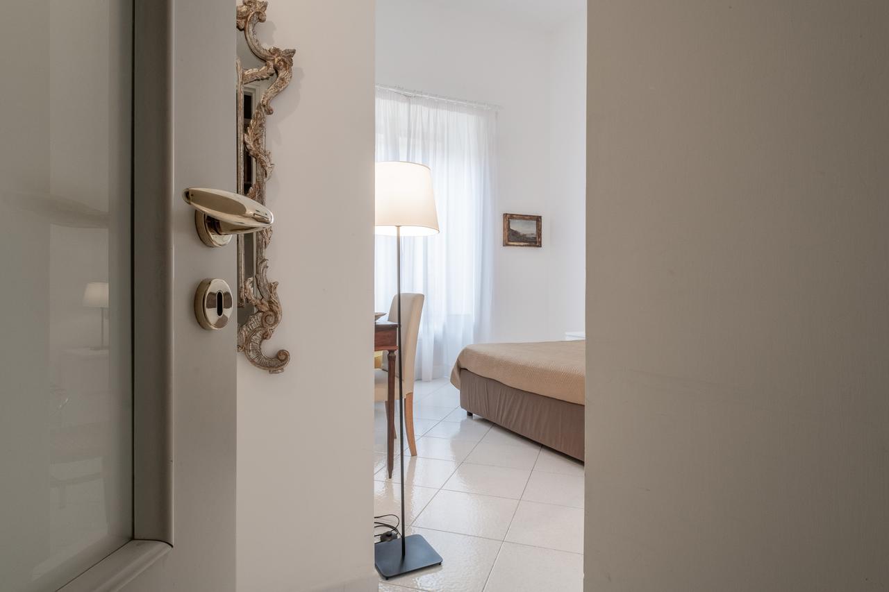 Bed and Breakfast Ecce Homo 28 Napoli Esterno foto
